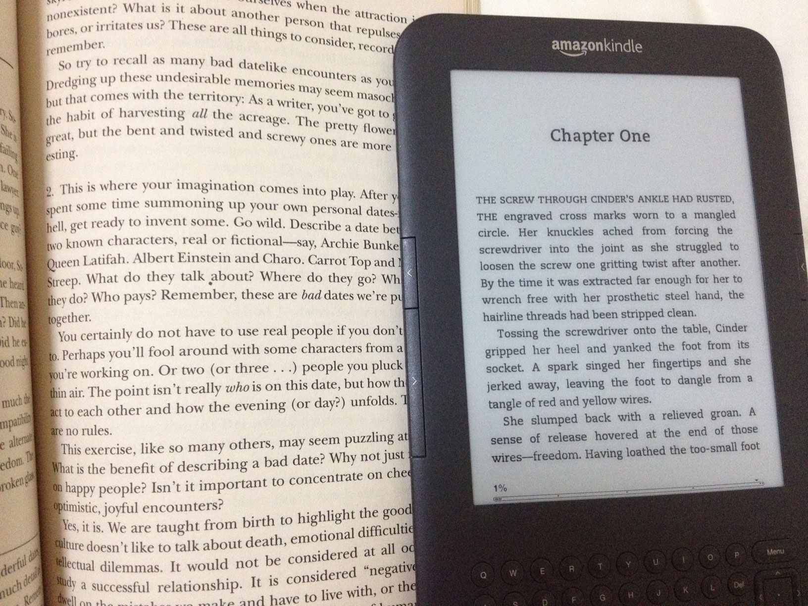 Книги Kindle программа. Книга против телефона. Kindle женщина с телескопом электронная книга. Kindle элекирон китоб. Have all books been read